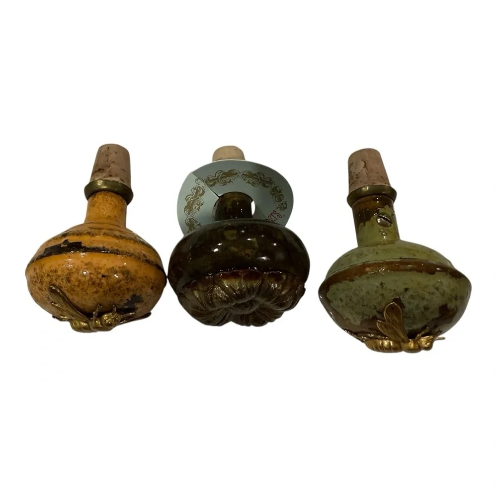 KnobStoppers Vintage Resin Bottle Stoppers Bee & Floral Set of 4, Wine Corks